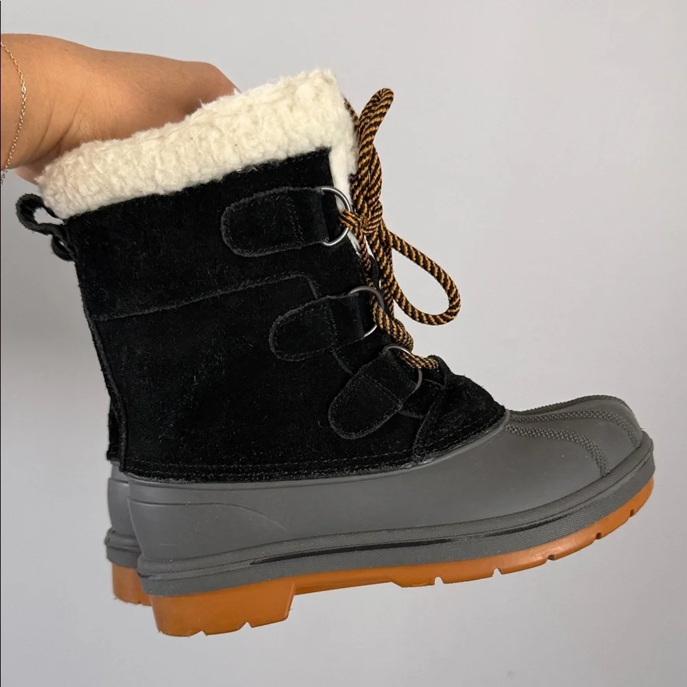 Cat & jack Black size 13 kids shoes and Gray Winter Boots with Cream Lining